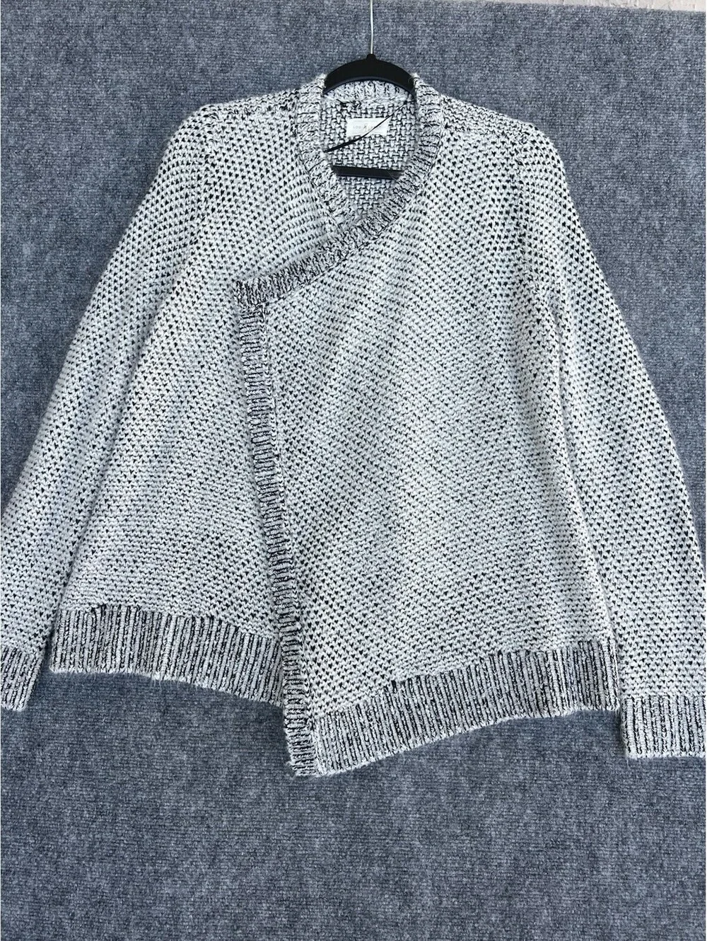 Lou & Grey Size Medium Contrast Cardigan Sweater Acrylic Wool Blend.